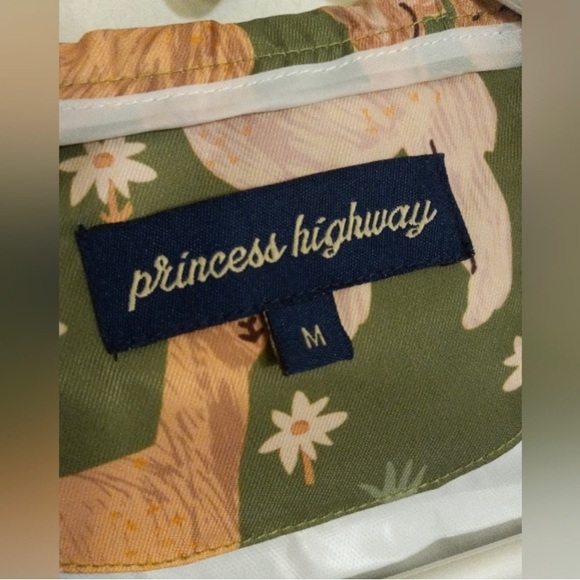 Elusive Rain Makes Green Pastures Raincoat from Highway Princess, Medium/Large - Picture 3 of 6